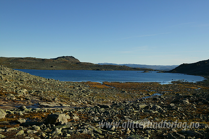 Fra stien mellom Torfinnsbu og Eidsbugarden med Galdebergtjernet i bakgrunnen.