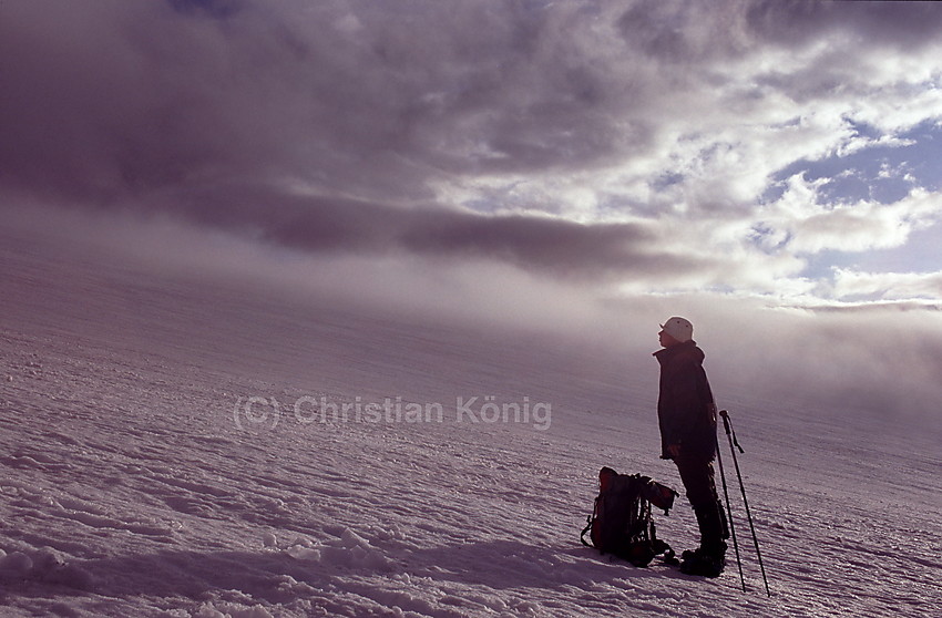 Taking a rest while descending down from Glittertinden via Glitterbekken.