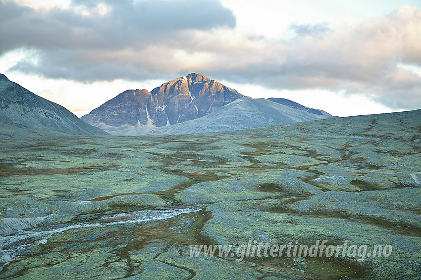 Fra Dørålen mot Rondslottet (2178 moh) en høstkveld.