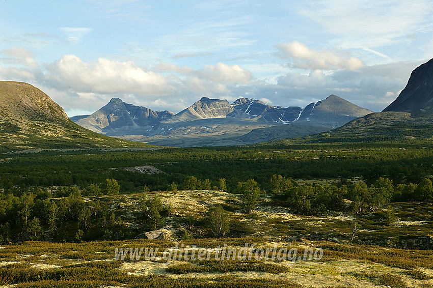 Høgronden, Midtronden og Digerronden sett fra Grimsdalsveien.