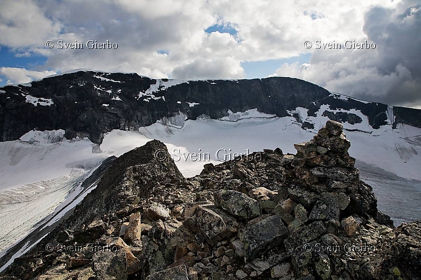 On Trollsteineggje towards Glittertinden, Norways second highest mountain. Jotunheimen National Park. Norway.