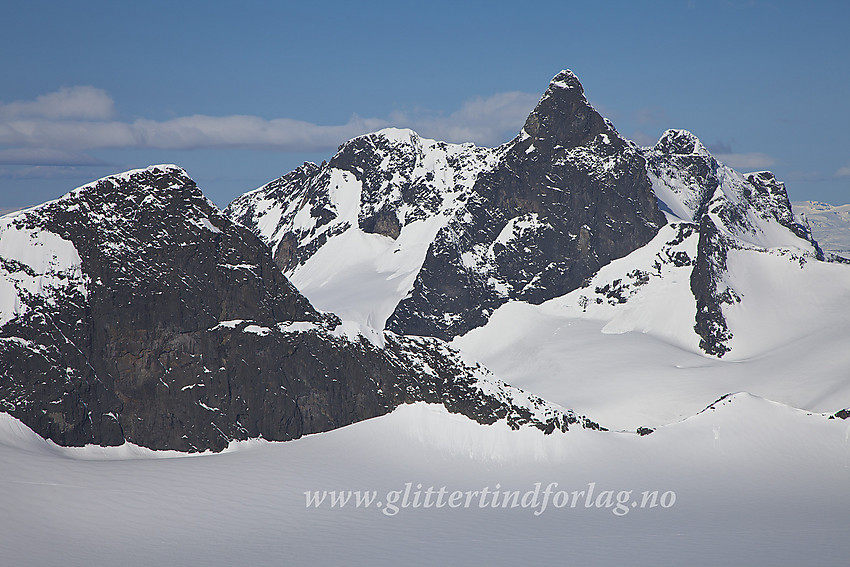 Fra Vetle Midtmaradalstinden mot Stølsmaradalstinden (2026 moh) og Austanbotntindane (2204 moh).