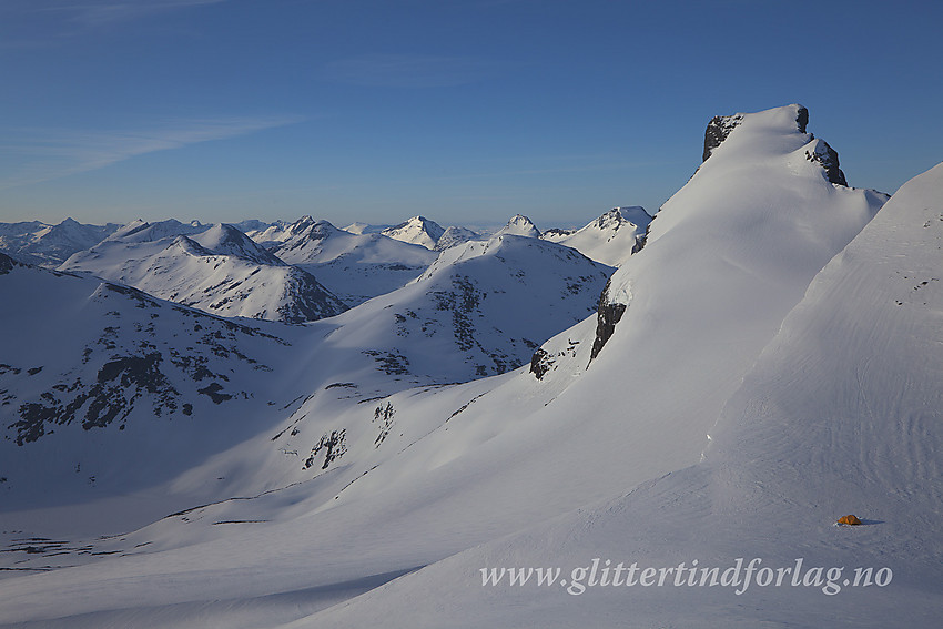 Bjørnskardet og Storebjørn (2222 moh).