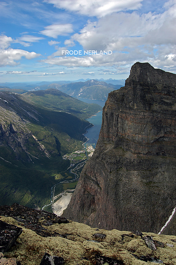 Fra Langrabbpiken mot Sunndalsfjorden