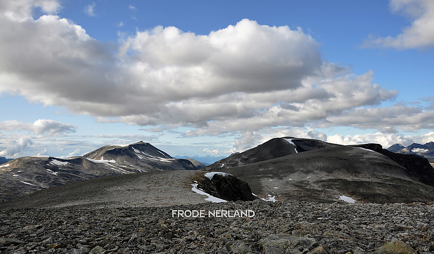 Utsikt fra Vardfjellet mot Storkalkinn,Dordinakken og Smellfonnebba