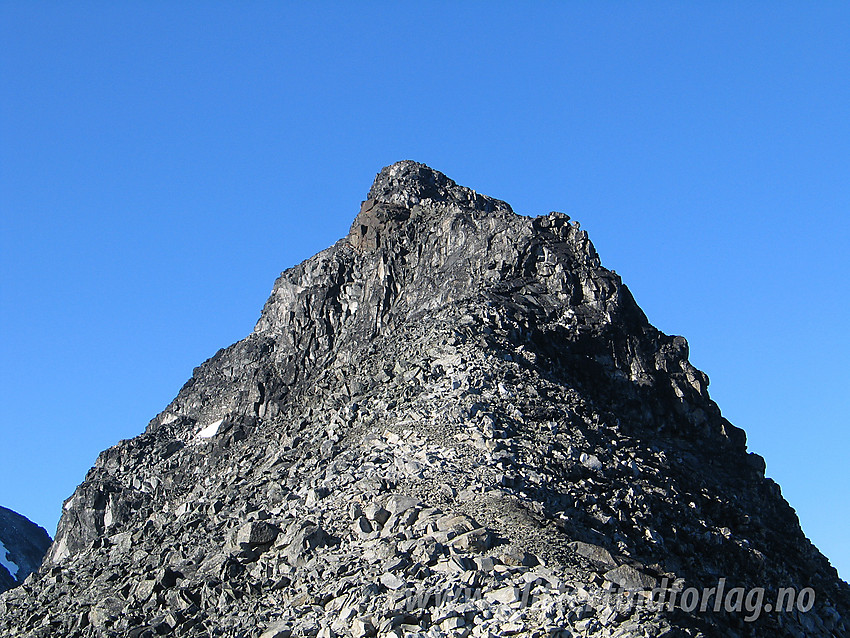 Sørryggen på Nestsøre Hellstugutinden (2255 moh) inneholder litt bratt og artig klyving.