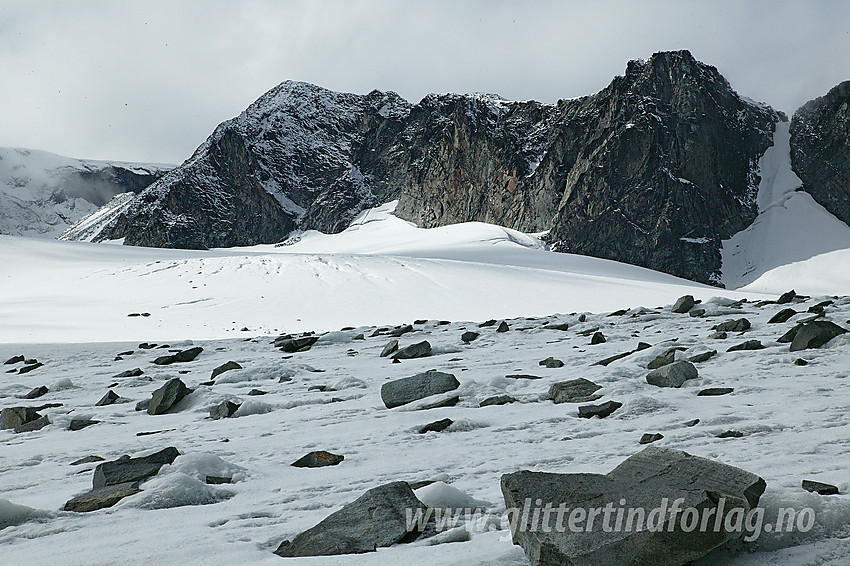 På Grotbrean mot Trollsteineggje (2300 moh).