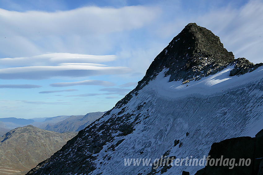 Skarddalseggje (2159 moh) sett fra vest-nordvest.