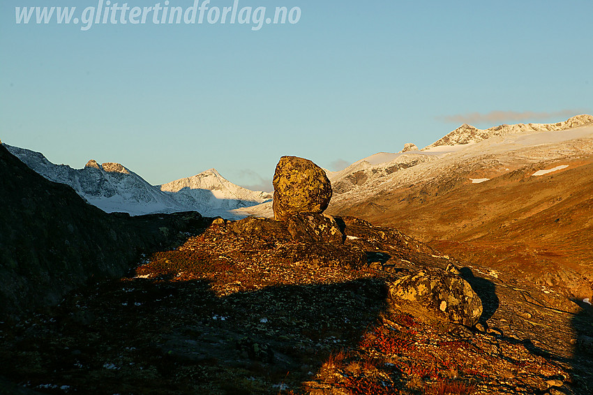 Morgenstemning på Raudhamran ved inngangen til Leirungsdalen.