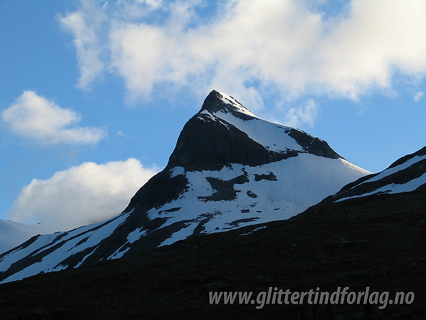 Geite (2002 moh) sett fra Leirdalen.