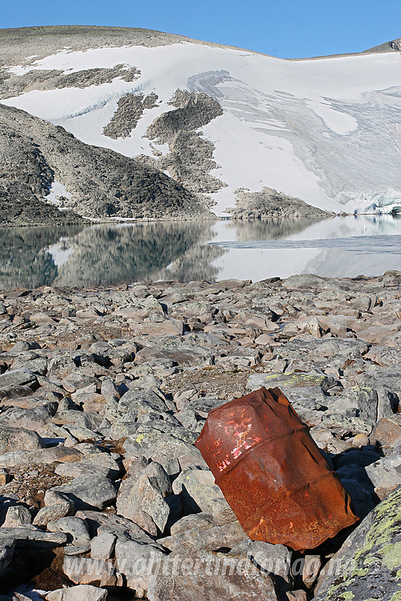 Rusten tønne på avveie ved Istjønne på Dovrefjell, ikke så langt fra Gamle Snøheim.