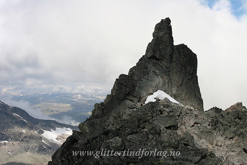 Søre Nål (ca. 2055 moh) på Knutseggen.