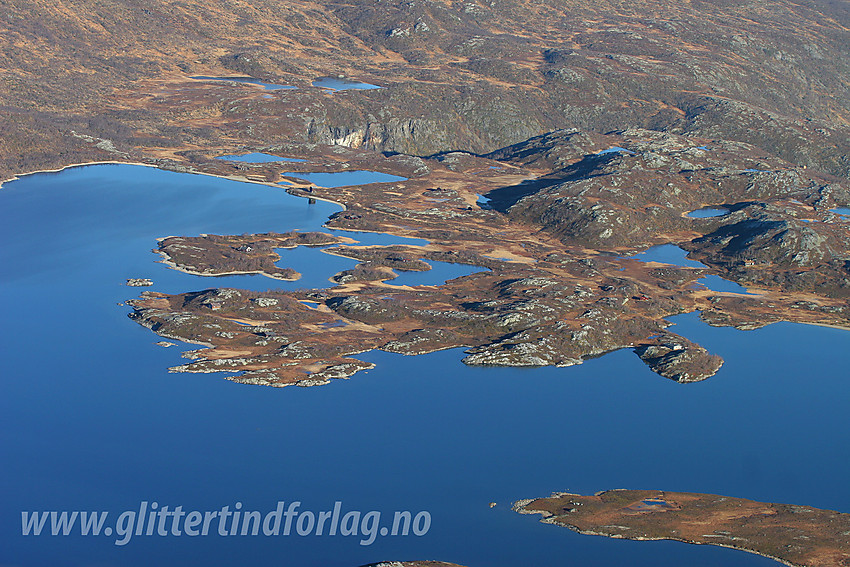 Fleinsendin med Skjenarodden og Sandvike sett fra fjellet opp mot Mugnetinden.