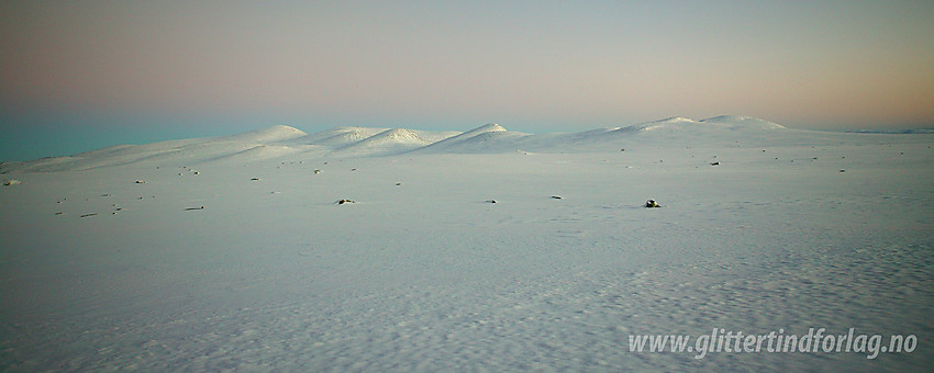 På Valdresflye etter solnedgang med utsikt østover i retning Gråhøe.