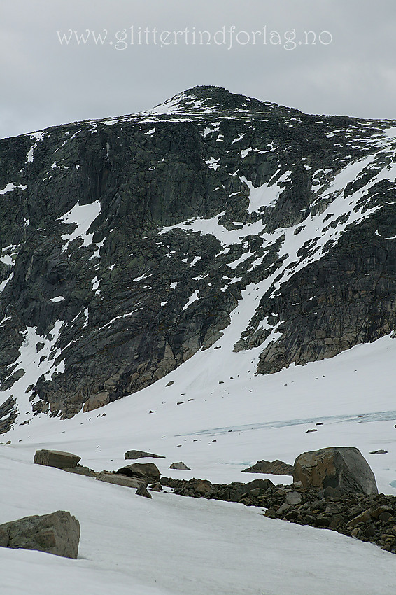 Rasletinden (2105 moh) sett fra "Steindalsbreen".