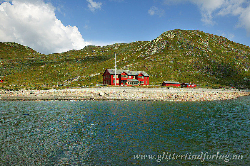 Ved Bygdissundet mot Bygdisheim, det tidligere - nå nedlagte - turisthotellet.