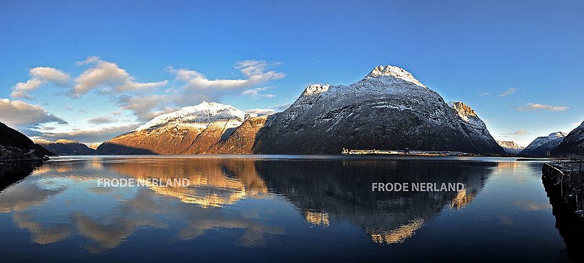 Grøvelnebba,Tussdalsnebba,Hovsnebba,Furunebba,Sunndalsøra,Hammarkaia helt til høyre.