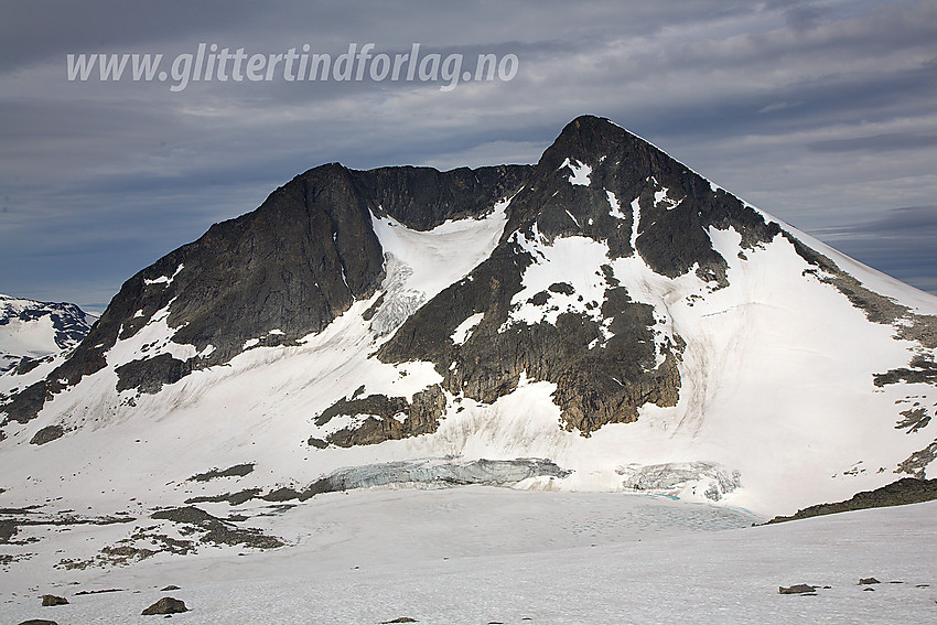 Fra skaret mellom Hinnåtefjellet og Søre Hellstugutinden mot Semeltinden (2236 moh). Sørtoppen (2178 moh) til venstre.