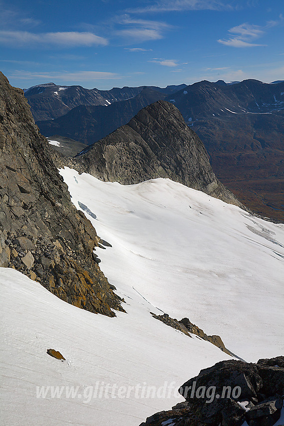 Utsikt fra Killingen (2014 moh) mot Geite (2002 moh).