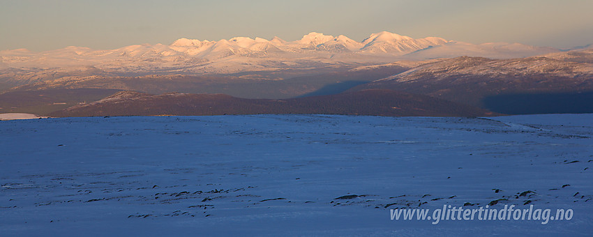 Fra Hindflye en førjulskveld mot Rondane.