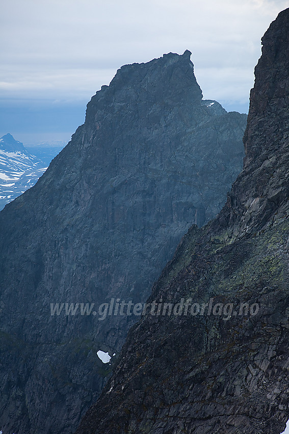 Slettmarkpiggen (2164 moh) sett fra sørryggen på Slettmarkhøe.