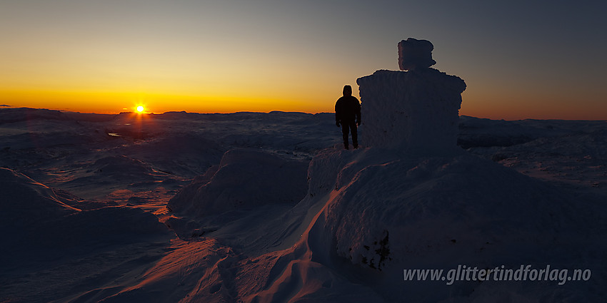 Morgenglød på toppen av Berdalseken (1814 moh) en høstdag.