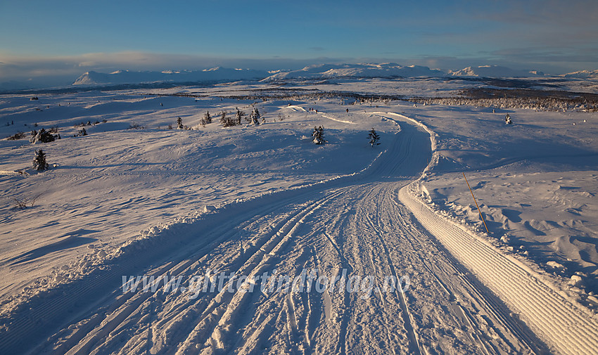 Utsikt fra Syni (1137 moh), en fantastisk flott og lett tilgjengelig utsiktstopp i Nord-Aurdal.