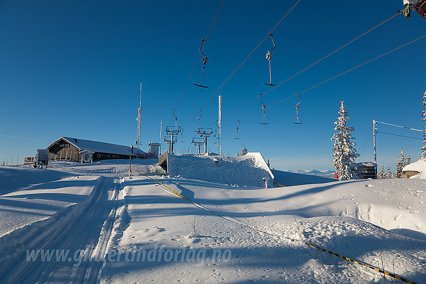 På toppen av skiheisen i Aurdal alpinanlegg.