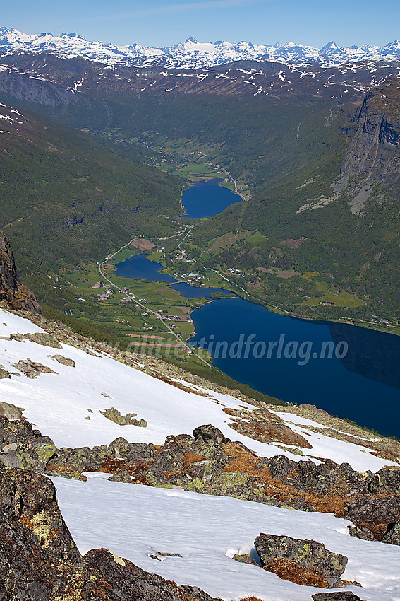 Fra Bergsfjellet med utsikt mot Vangsmjøse, Øye og Jotunheimen.