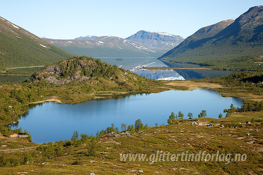 Ved Strø i Vestre Slidre mot Strøstjern og Helin med Grindane (1724 moh) i bakgrunnen.