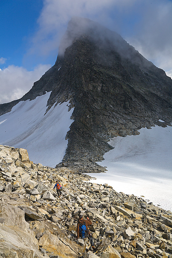 På vei over fra Stølsnosi mot Stølsnostinden (2174 moh).