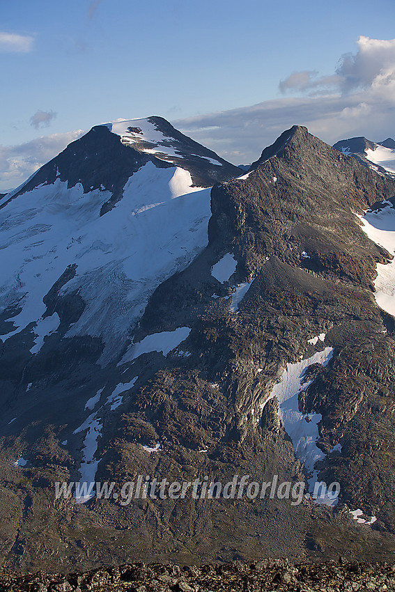 Fra Surtningstinden mot Vestre (2059 moh) og Store (2157 moh) Rauddalstinden.