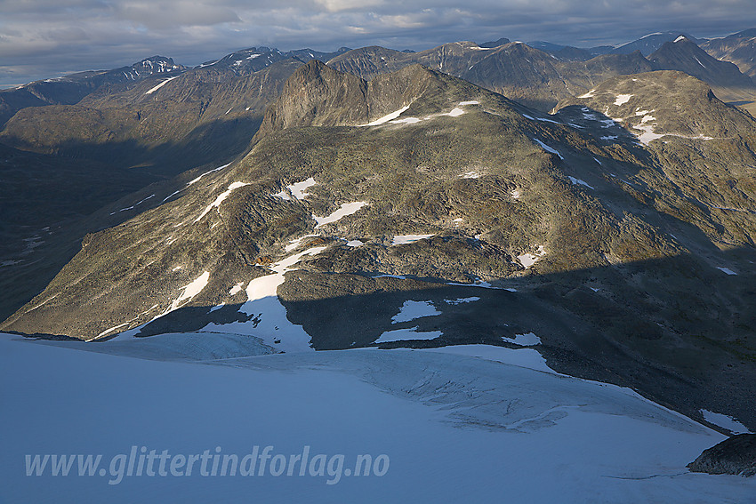 Utsikt fra Surtningstinden mot Stetinden (2020 moh).