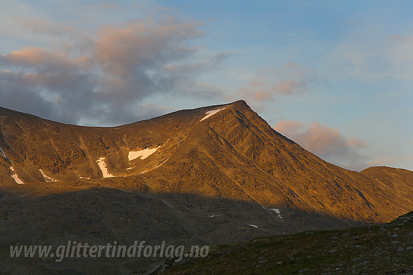 Fra Tverrbytnede (nord for Stetinden) mot Midtre Tverrbottinden Sør (2106 moh) ved solnedgang.