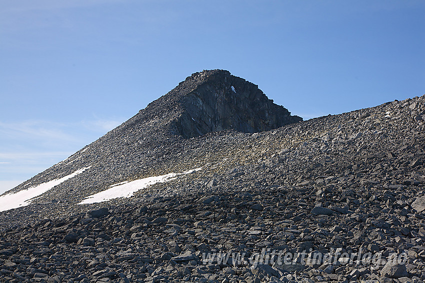 Nautgardstinden (2258 moh) fra nordøst.