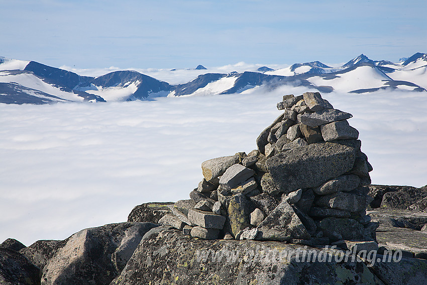 På toppen av Nautgardstinden (2258 moh).