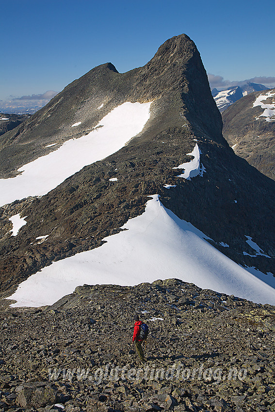 På vei fra Koldedalstinden mot Hjelledalstinden (1989 moh).