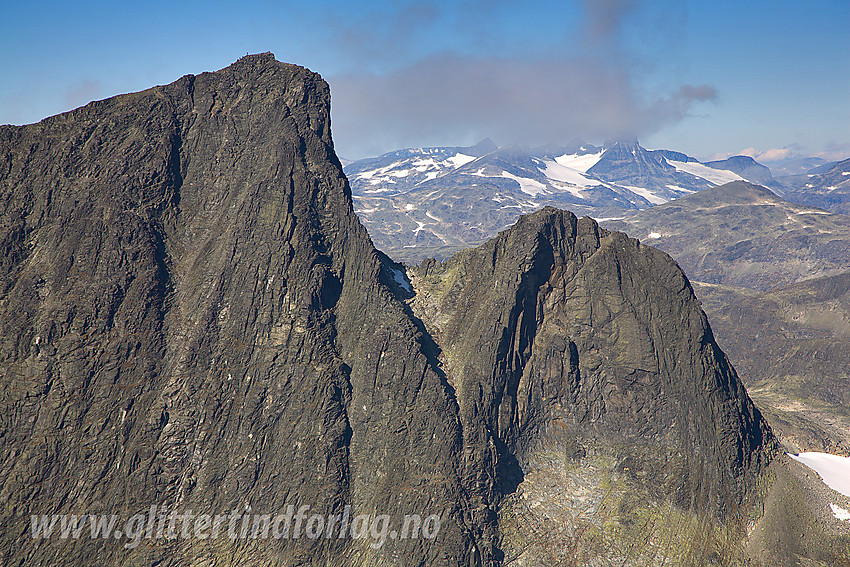 Fra Hjelledalstinden mot Falketind og Falkungen.