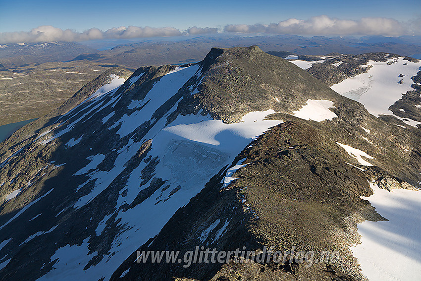 Koldedalstinden (1927 moh) sett fra Hjelledalstinden.