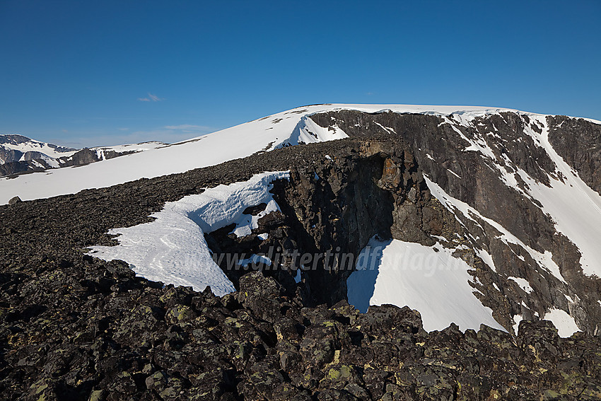 Ved Austre Trollsteinhøe (2091 moh) med Store Trollsteinhøe (2201 moh) i bakgrunnen.