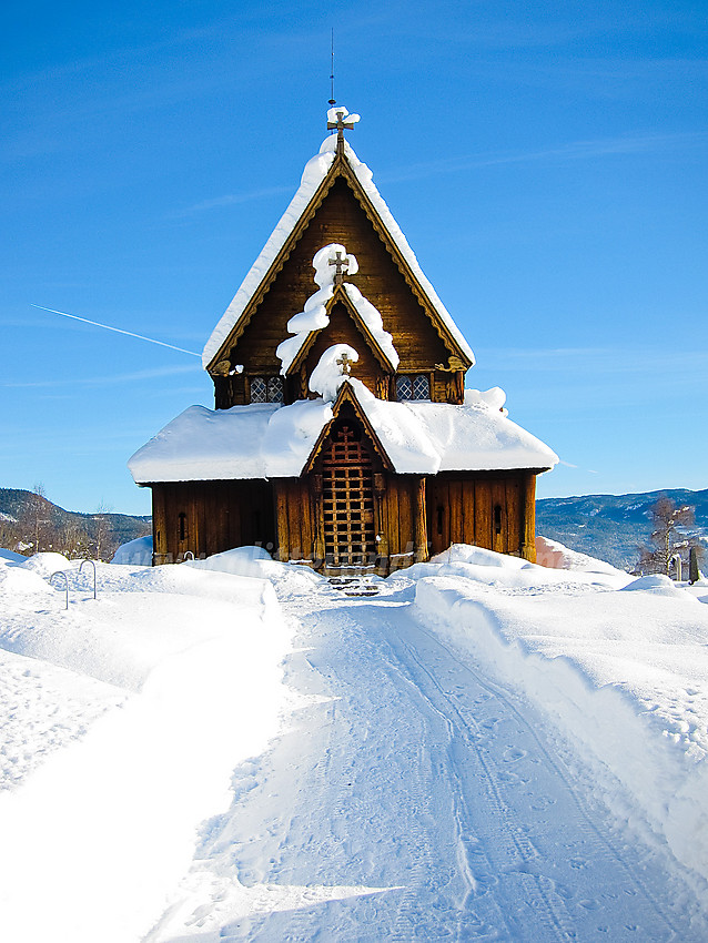 Reinli stavkirke en flott februardag.