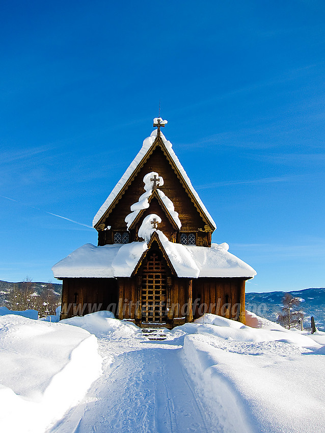 Reinli stavkirke en flott februardag.