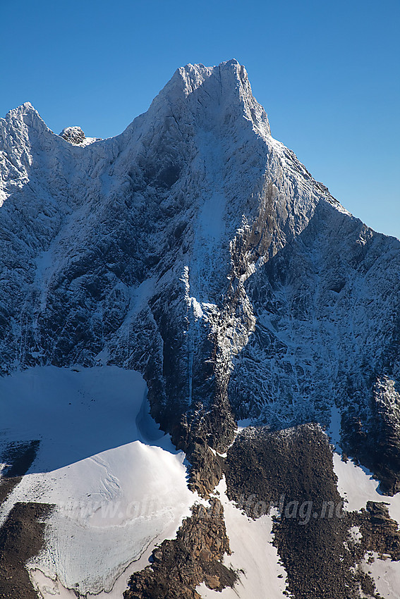 Store Skagastølstinden (2405 moh) sett fra Dyrhaugsryggen.