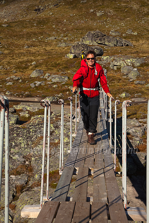 Høystakke krysses på Hengebro på ruta fra Eidsbugarden mot Gjendebu eller Torfinnsbu.