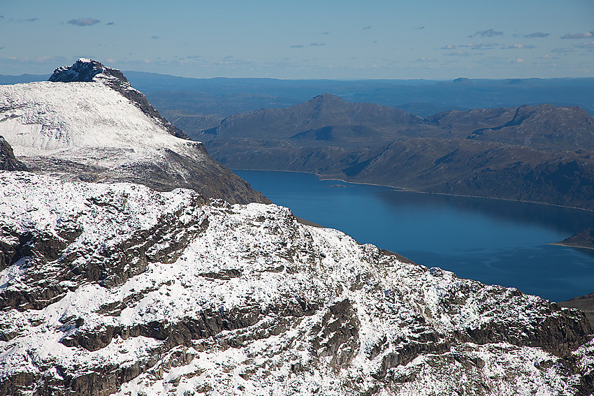 Utsikt fra Slettmarkpiggen mot Torfinnstindane, Bygdin og Bitihorn, for å nevne noe.