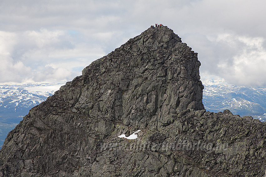 Vestre Austanbotntinden (2100 moh) sett fra øst-sørøst.