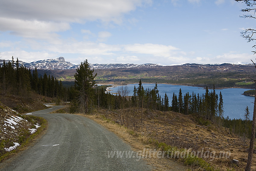 Fra en sykkeltur Øyangen rundt mot Øyangen. Bitihorn i bakgrunnen.