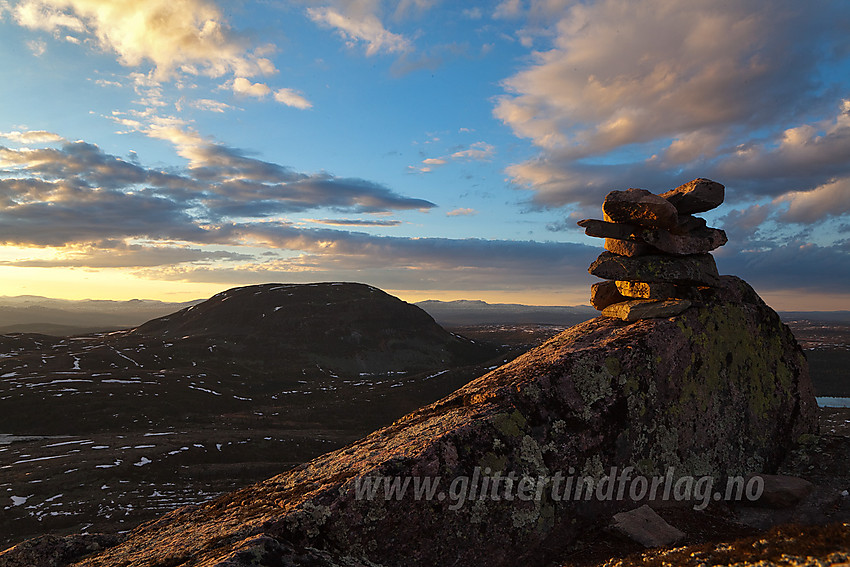 Fra Skarvemellen mot Rundemellen (1345 moh) en vårkveld.