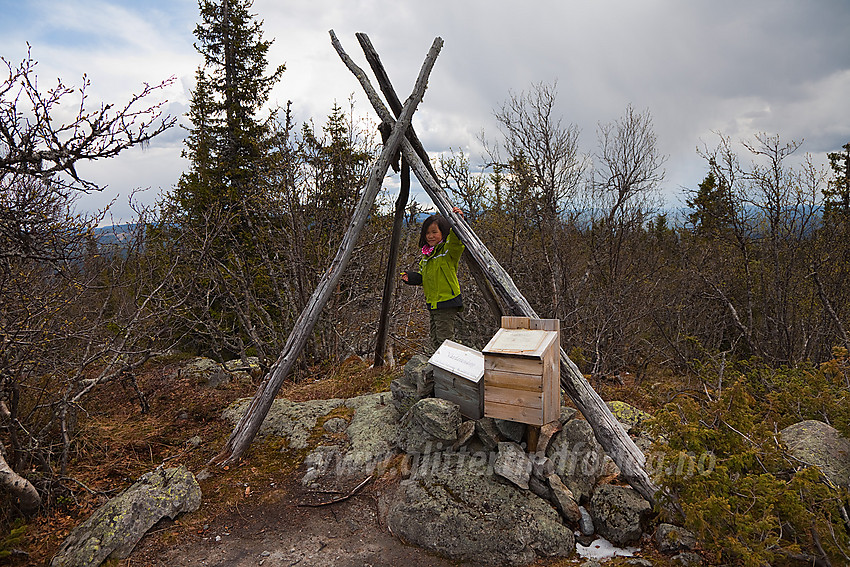 På toppen av Langeberget (918 moh) i Sør-Aurdal, en av de 6 gjenværende krigsvardene (vetene) i Valdres.