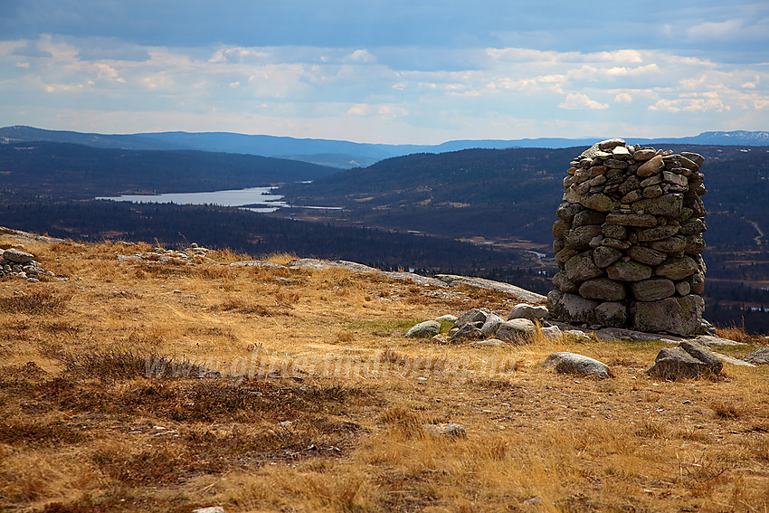 Utsikt fra Fullsennknatten (1081 moh) i retning Etnesenn.